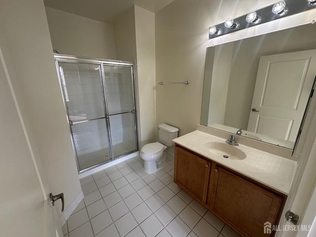 45 Roosevelt Avenue 2301, Carteret, NJ 07008