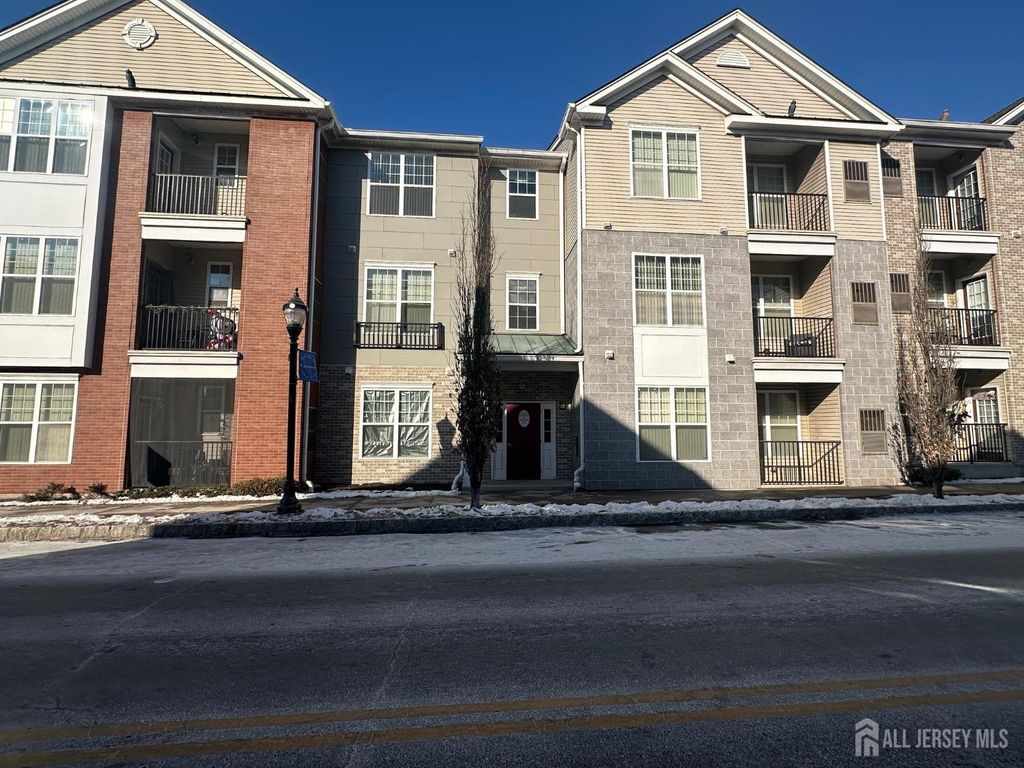 45 Roosevelt Avenue 2301, Carteret, NJ 07008