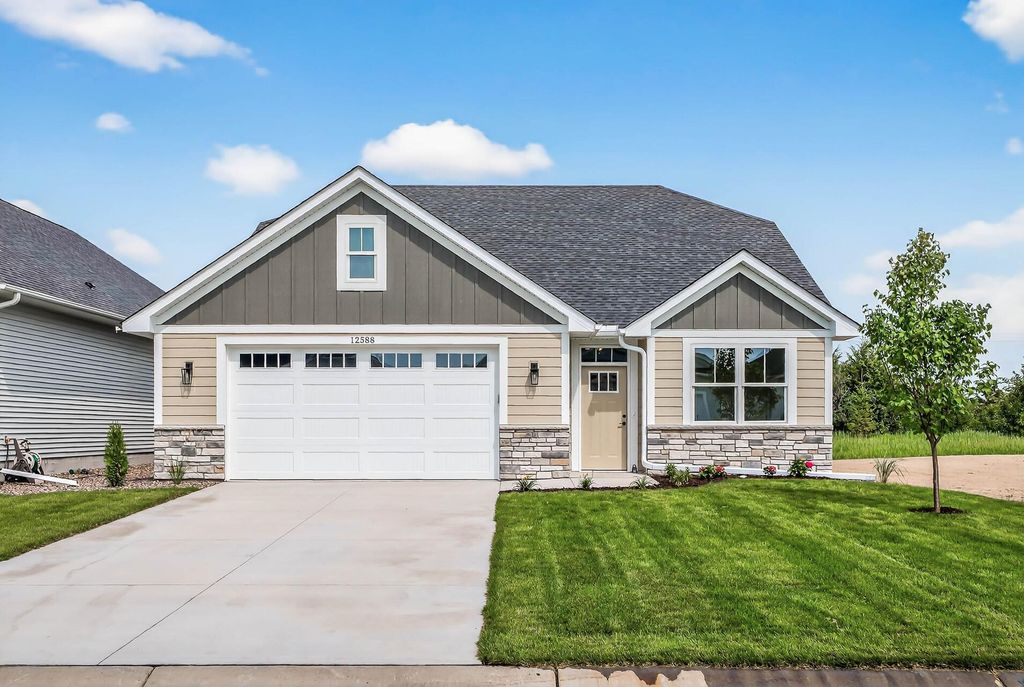 12588 Masters Lane, Lindstrom, MN 55045 — exterior