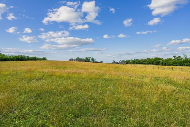2351 Long Hollow PIKE, Hendersonville, TN 37075