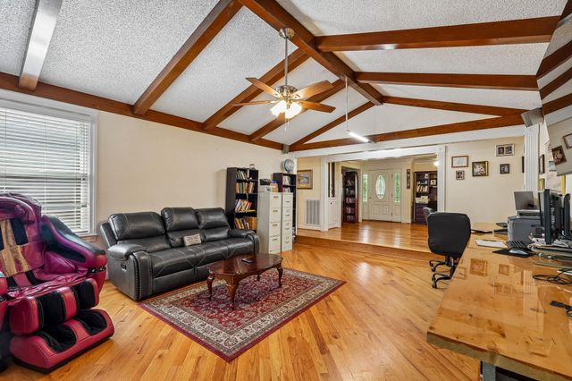 2351 Long Hollow PIKE, Hendersonville, TN 37075