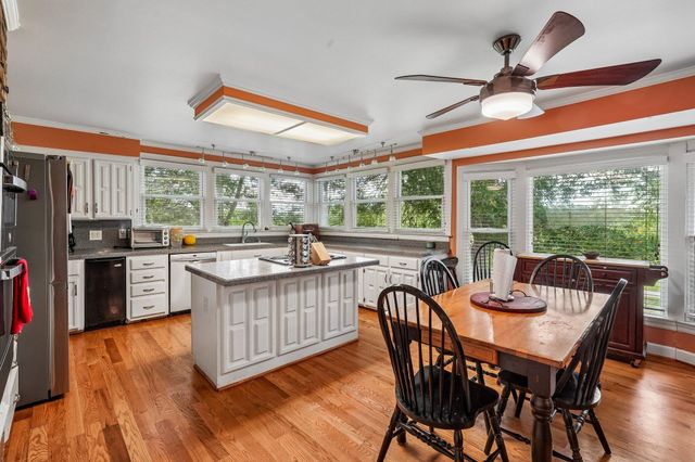 2351 Long Hollow PIKE, Hendersonville, TN 37075