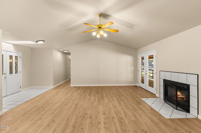 420 Sallsten Road, Grants Pass, OR 97527