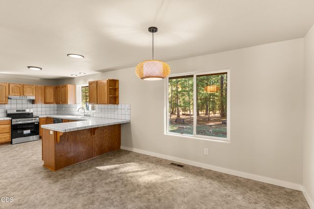 420 Sallsten Road, Grants Pass, OR 97527