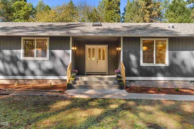 420 Sallsten Road, Grants Pass, OR 97527