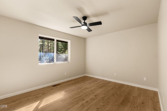 420 Sallsten Road, Grants Pass, OR 97527