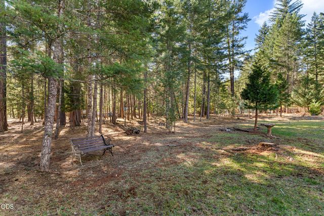 420 Sallsten Road, Grants Pass, OR 97527