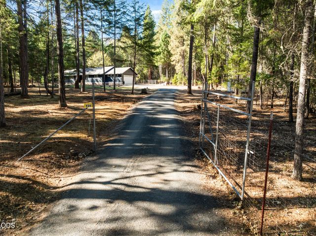420 Sallsten Road, Grants Pass, OR 97527