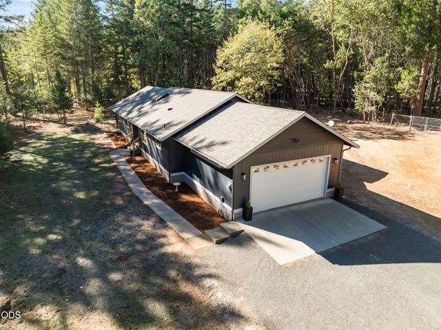 420 Sallsten Road, Grants Pass, OR 97527