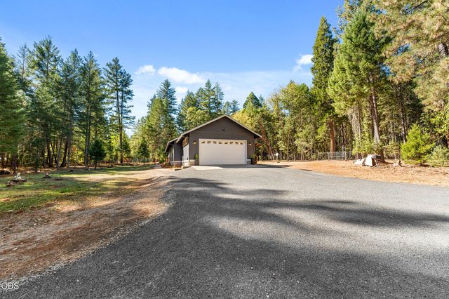 420 Sallsten Road, Grants Pass, OR 97527