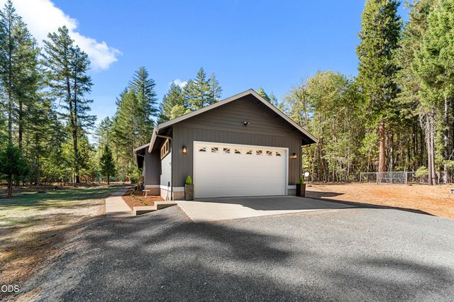 420 Sallsten Road, Grants Pass, OR 97527