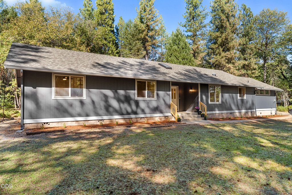 420 Sallsten Road, Grants Pass, OR 97527