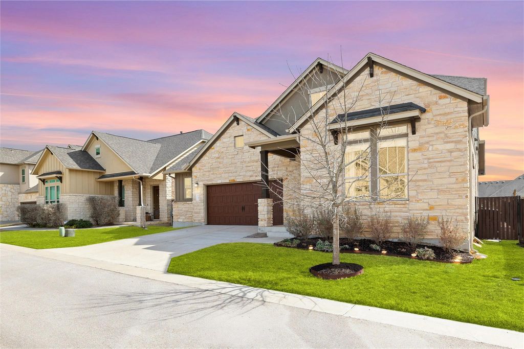 132 Village Oak DR, Austin, TX 78737
