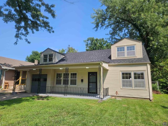 1140 SW Collins AVE, Topeka, KS 66604