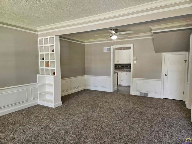 1140 SW Collins AVE, Topeka, KS 66604