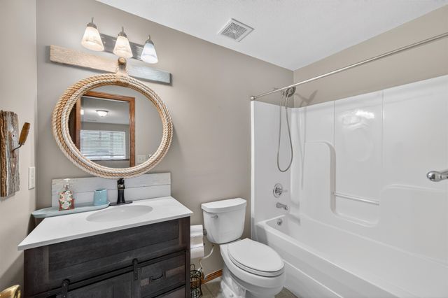 122 N Mount Carmel, Wichita, KS 67203