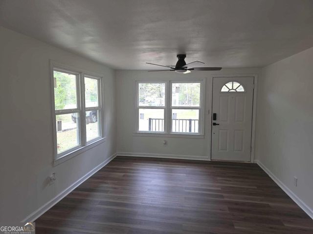 15 Dixie Drive, Stockbridge, GA 30281
