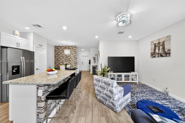 2440 SE 10th Ct, Homestead, FL 33035