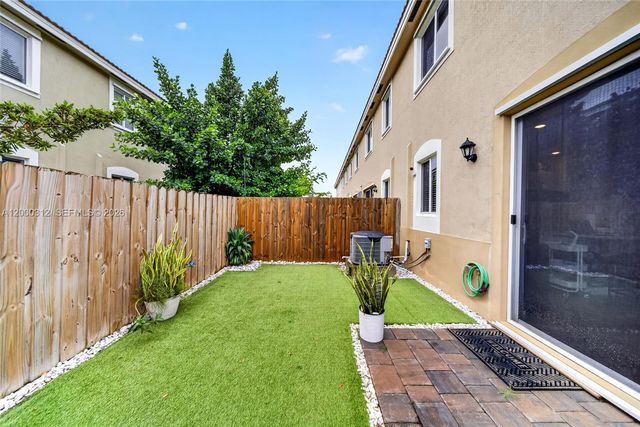 2440 SE 10th Ct, Homestead, FL 33035