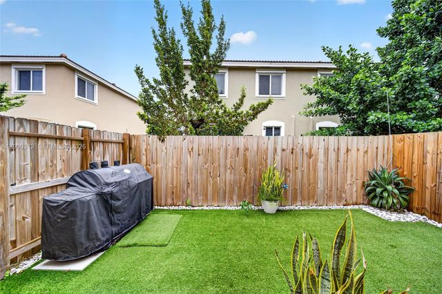 2440 SE 10th Ct, Homestead, FL 33035