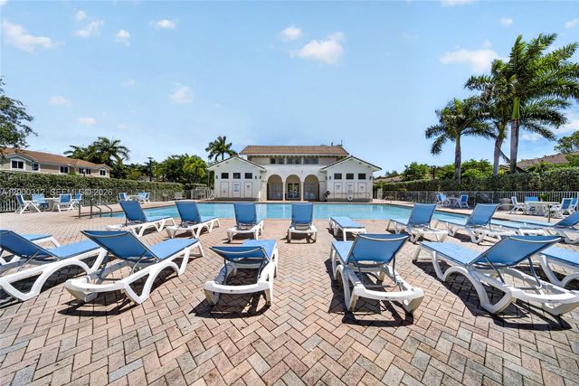 2440 SE 10th Ct, Homestead, FL 33035