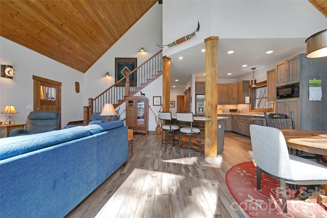 70 Unvdatlvi Court, Brevard, NC 28712