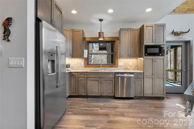 70 Unvdatlvi Court, Brevard, NC 28712