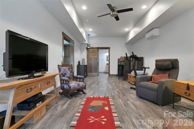 70 Unvdatlvi Court, Brevard, NC 28712