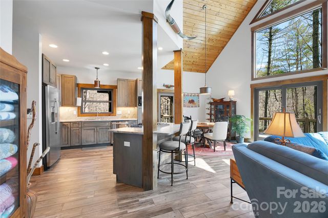 70 Unvdatlvi Court, Brevard, NC 28712