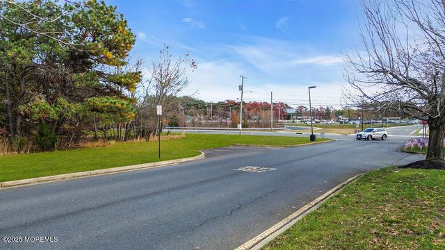 115 Saint Catherine Boulevard, Toms River, NJ 08755
