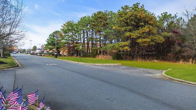115 Saint Catherine Boulevard, Toms River, NJ 08755