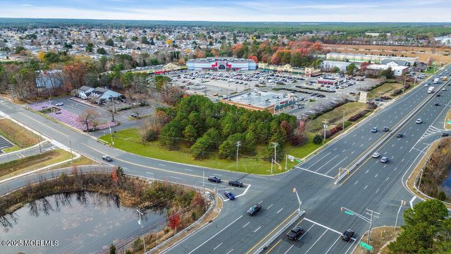 115 Saint Catherine Boulevard, Toms River, NJ 08755