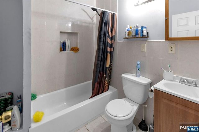 399 8th Street, Newark, NJ 07103