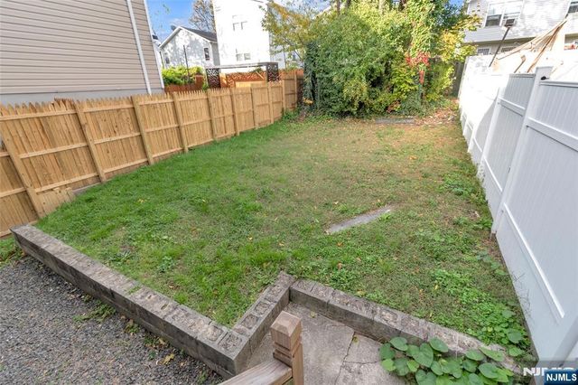 399 8th Street, Newark, NJ 07103