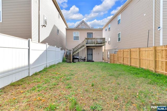 399 8th Street, Newark, NJ 07103