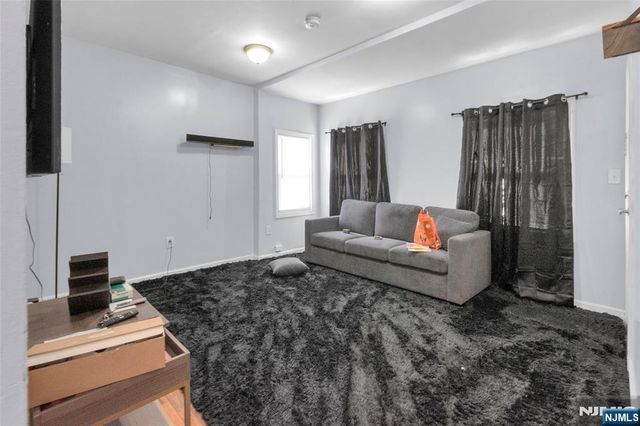 399 8th Street, Newark, NJ 07103