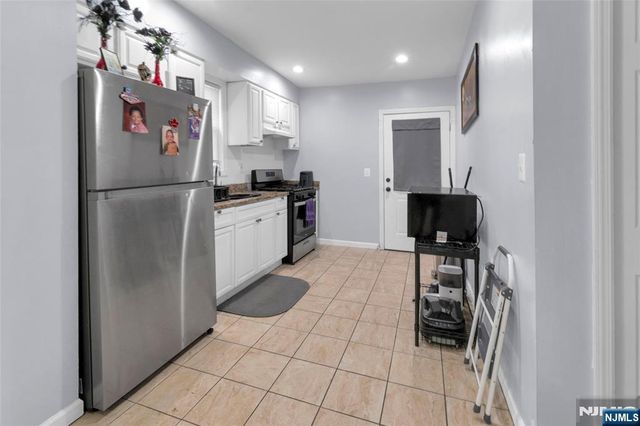 399 8th Street, Newark, NJ 07103