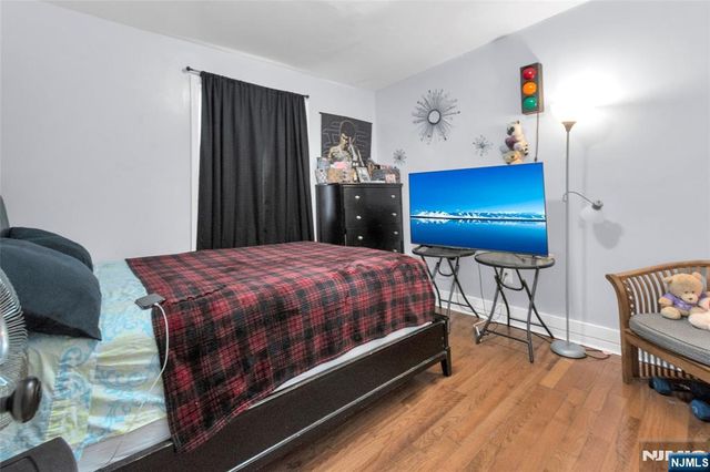 399 8th Street, Newark, NJ 07103