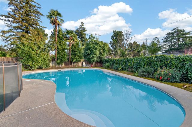 2805 W Spruce Avenue, Fresno, CA 93711