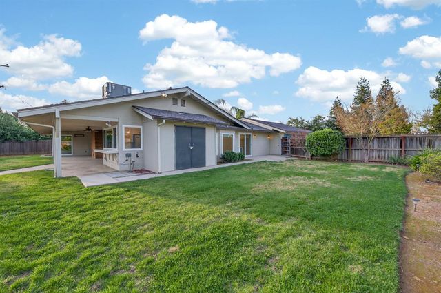 2805 W Spruce Avenue, Fresno, CA 93711