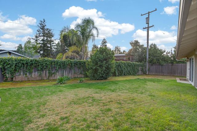 2805 W Spruce Avenue, Fresno, CA 93711