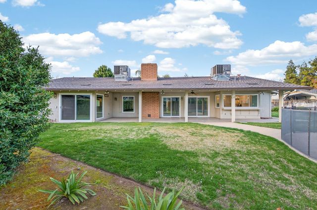 2805 W Spruce Avenue, Fresno, CA 93711