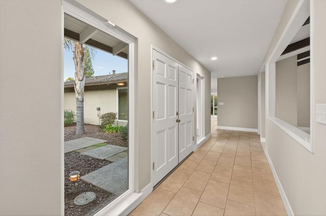 2805 W Spruce Avenue, Fresno, CA 93711