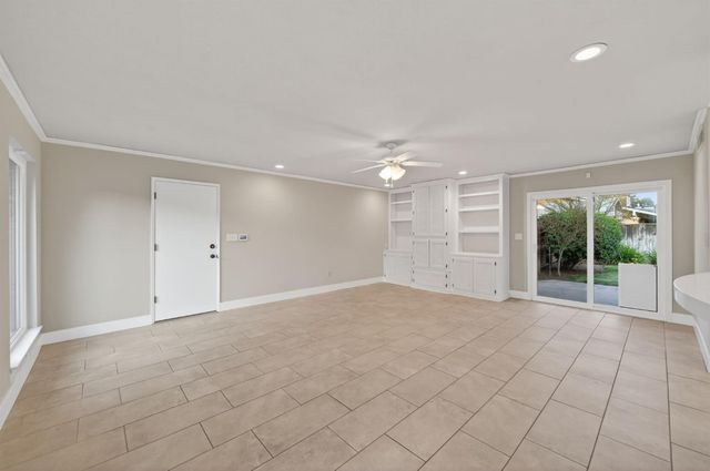 2805 W Spruce Avenue, Fresno, CA 93711