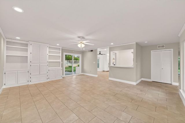 2805 W Spruce Avenue, Fresno, CA 93711