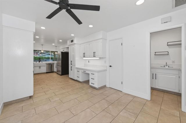 2805 W Spruce Avenue, Fresno, CA 93711