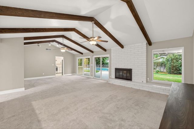 2805 W Spruce Avenue, Fresno, CA 93711