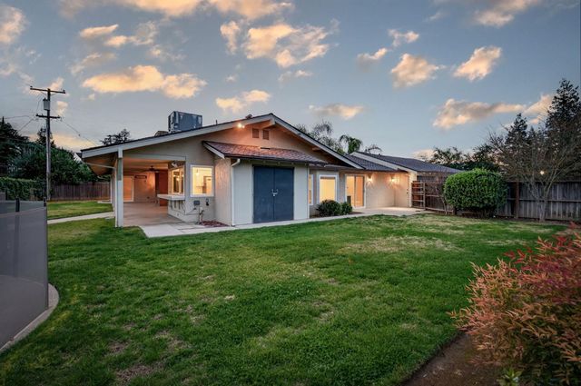 2805 W Spruce Avenue, Fresno, CA 93711