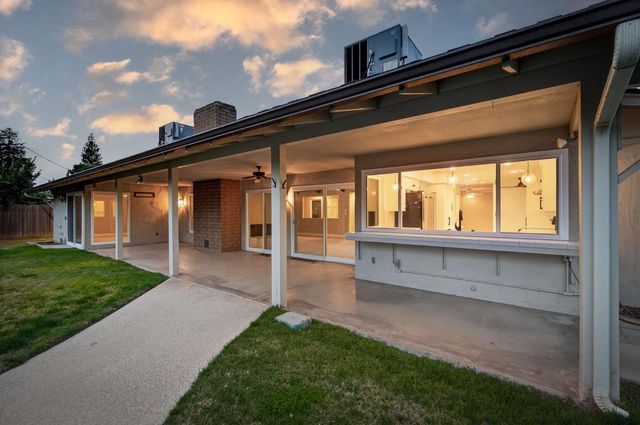 2805 W Spruce Avenue, Fresno, CA 93711