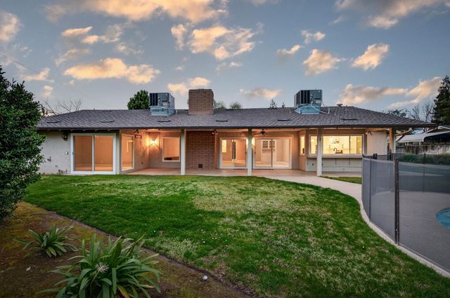 2805 W Spruce Avenue, Fresno, CA 93711